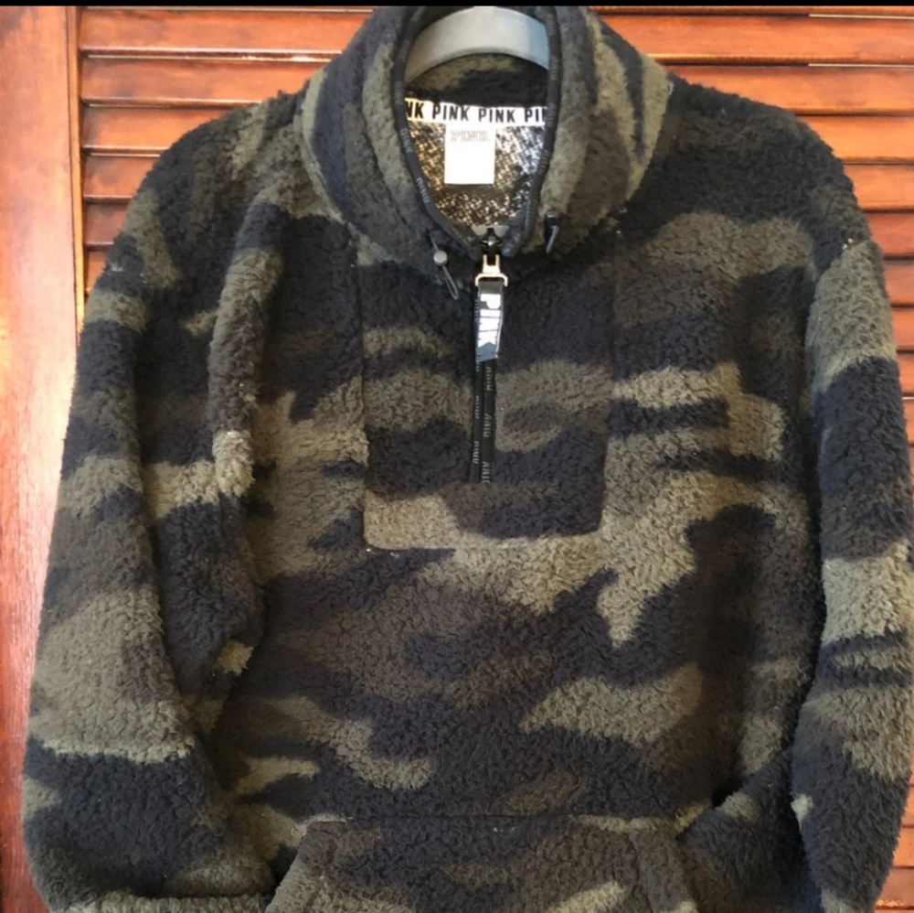 Camo small VS PINK sherpa